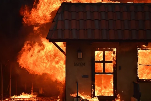 Westwood Area Of Los Angeles Evacuated Due To Palisades Fire